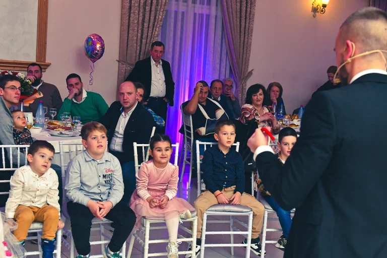 madjionicarski show u restoranu na 1. rodjendanu i krstenju